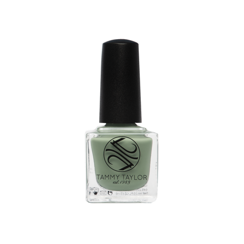 The Best Green Nail Polishes For a Fresh Fall Manicure